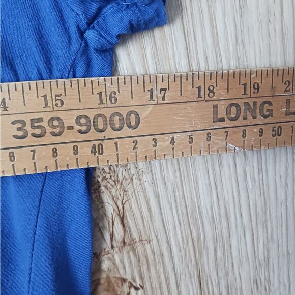 47 Brand Philadelphia Phillies Team Logo V neck Tee shirt Size Small - Picture 6 of 7